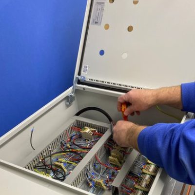 003c Box build